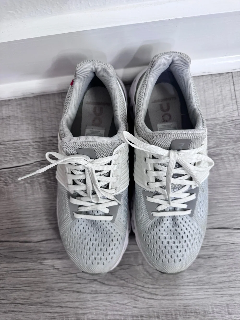On Running Cloudswift Women's Running Shoes - Size 7.5 - Glacier / White